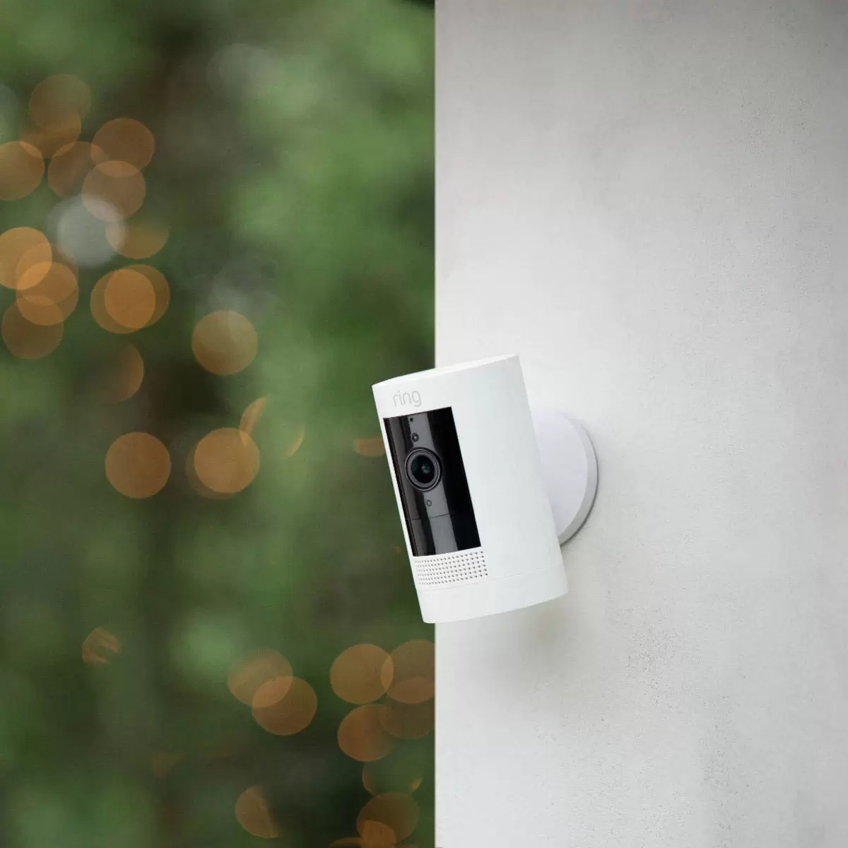 Ring Battery Stick Up Cam in White 3 Pack - Image 2