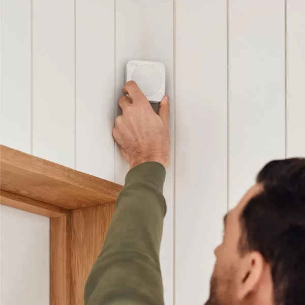 Ring 13 Piece Alarm 2nd Generation Full Home Kit with Siren Indoor Camera and Video Doorbell - Image 3