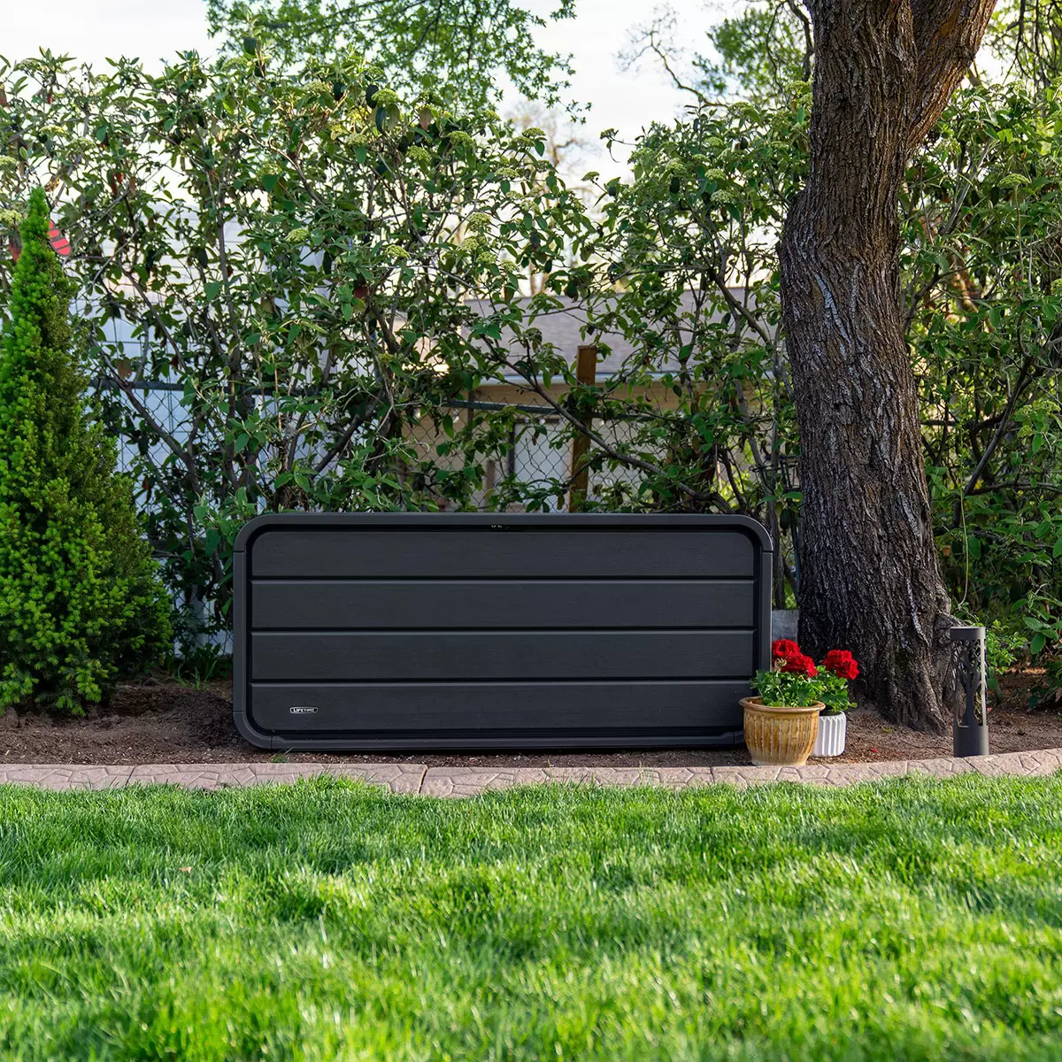 Lifetime 514 Litre Modern Outdoor Storage Deck Box Model 60367U