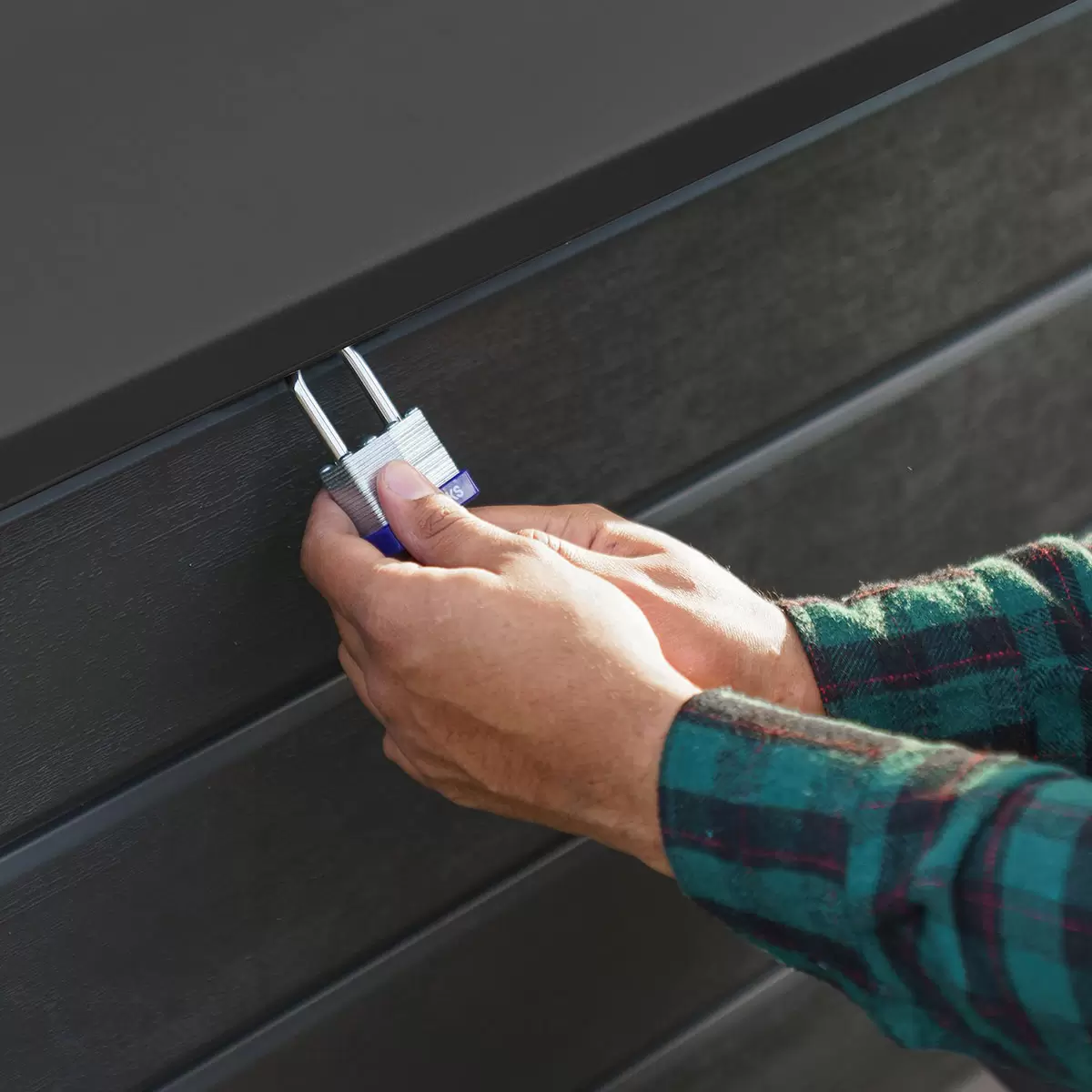 Lifetime 514 Litre Modern Outdoor Storage Deck Box Model 60367U - Image 5