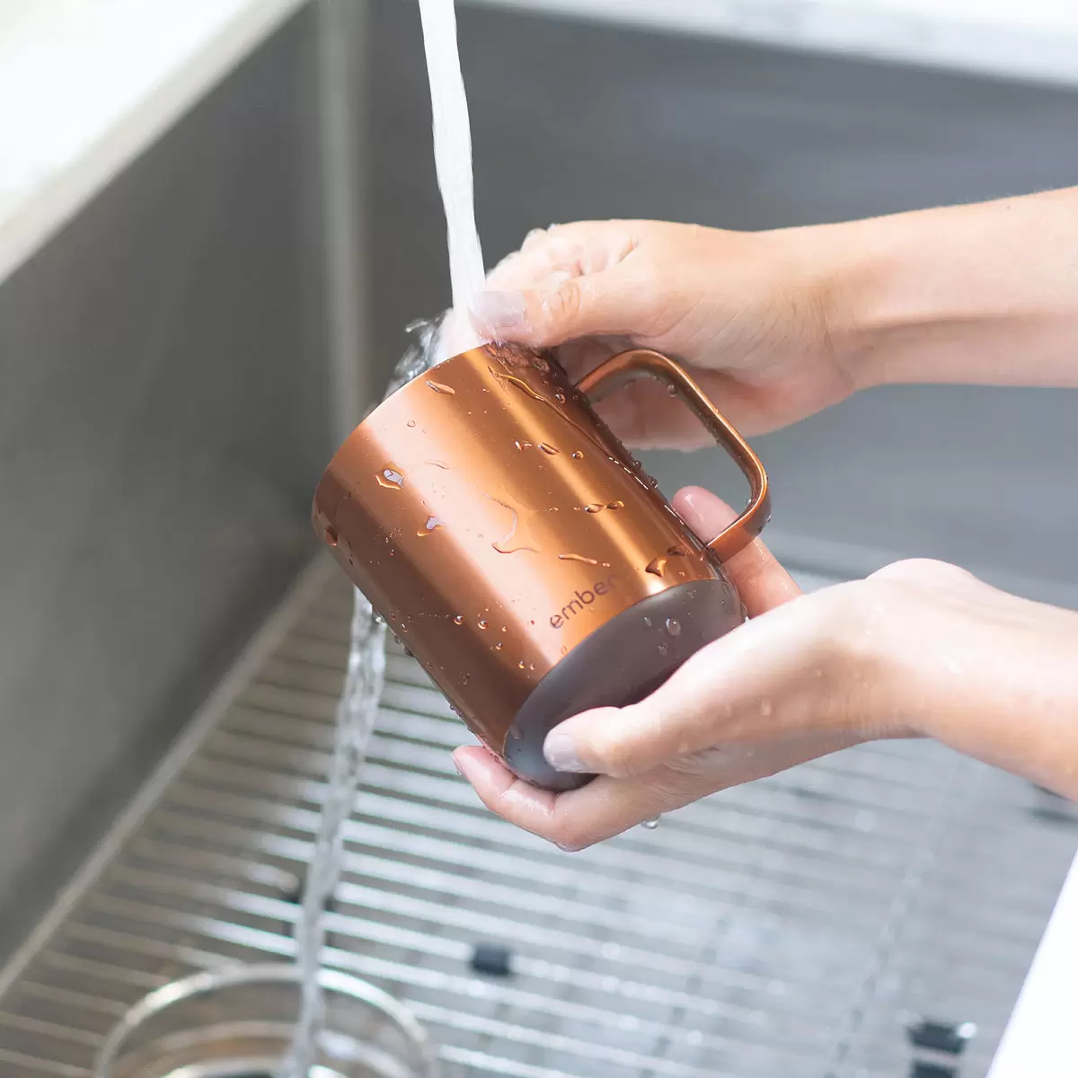 Ember Temperature Control Mug² in Copper CM191005EU 10oz (295ml) - Image 6
