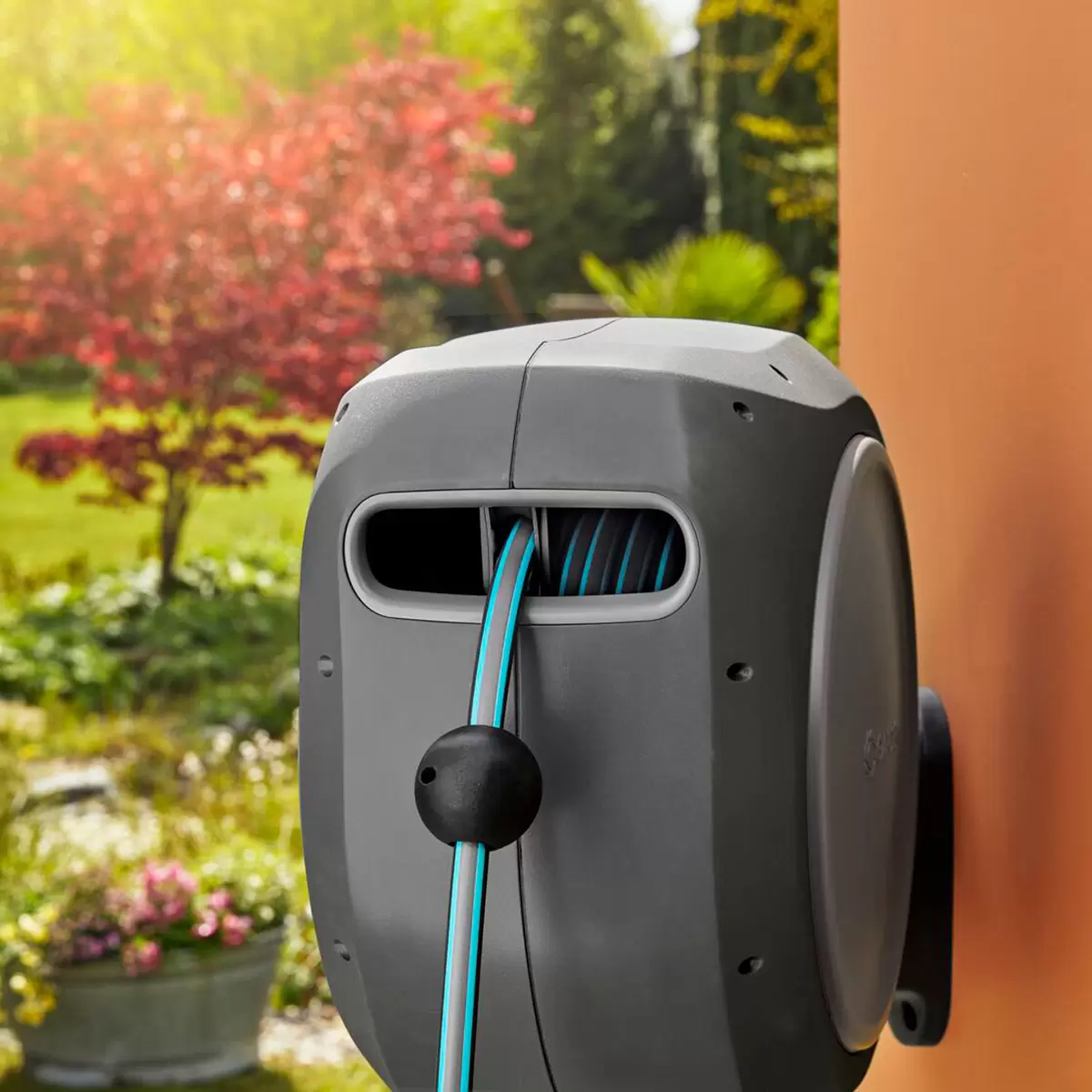Gardena Wall-Mounted 30m Hose Box with Automatic Roll-Up - Image 4