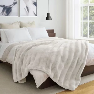Faux Rabbit Fur Blanket in Ivory