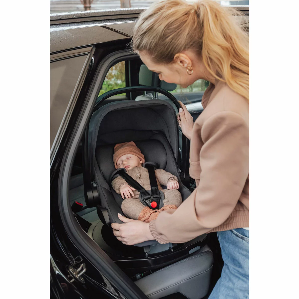 Britax Romer Baby Safe Core i-Size R129 Car Seat - Image 2