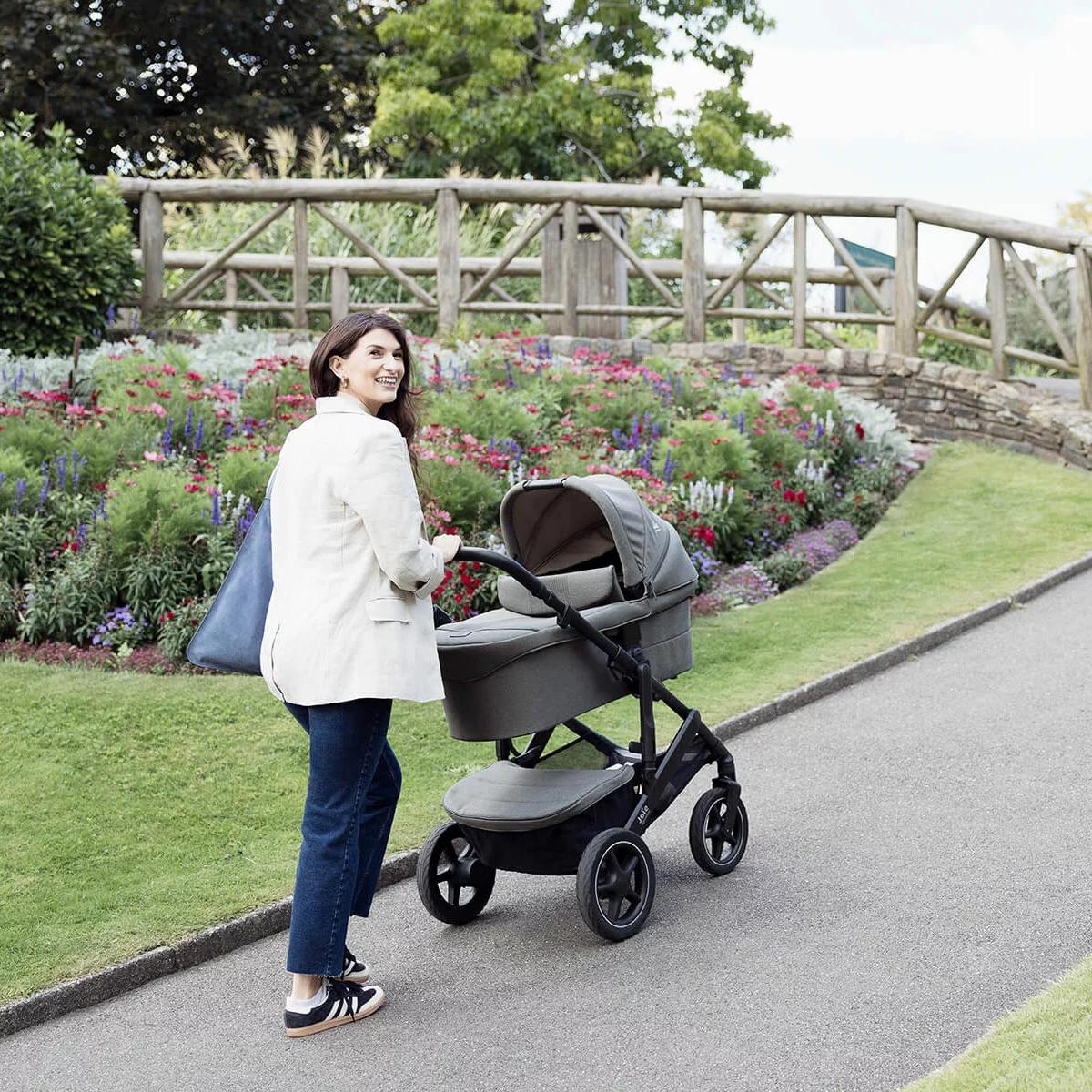 Joie Vinca Stroller with Ramble XL Carry Cot - Image 9