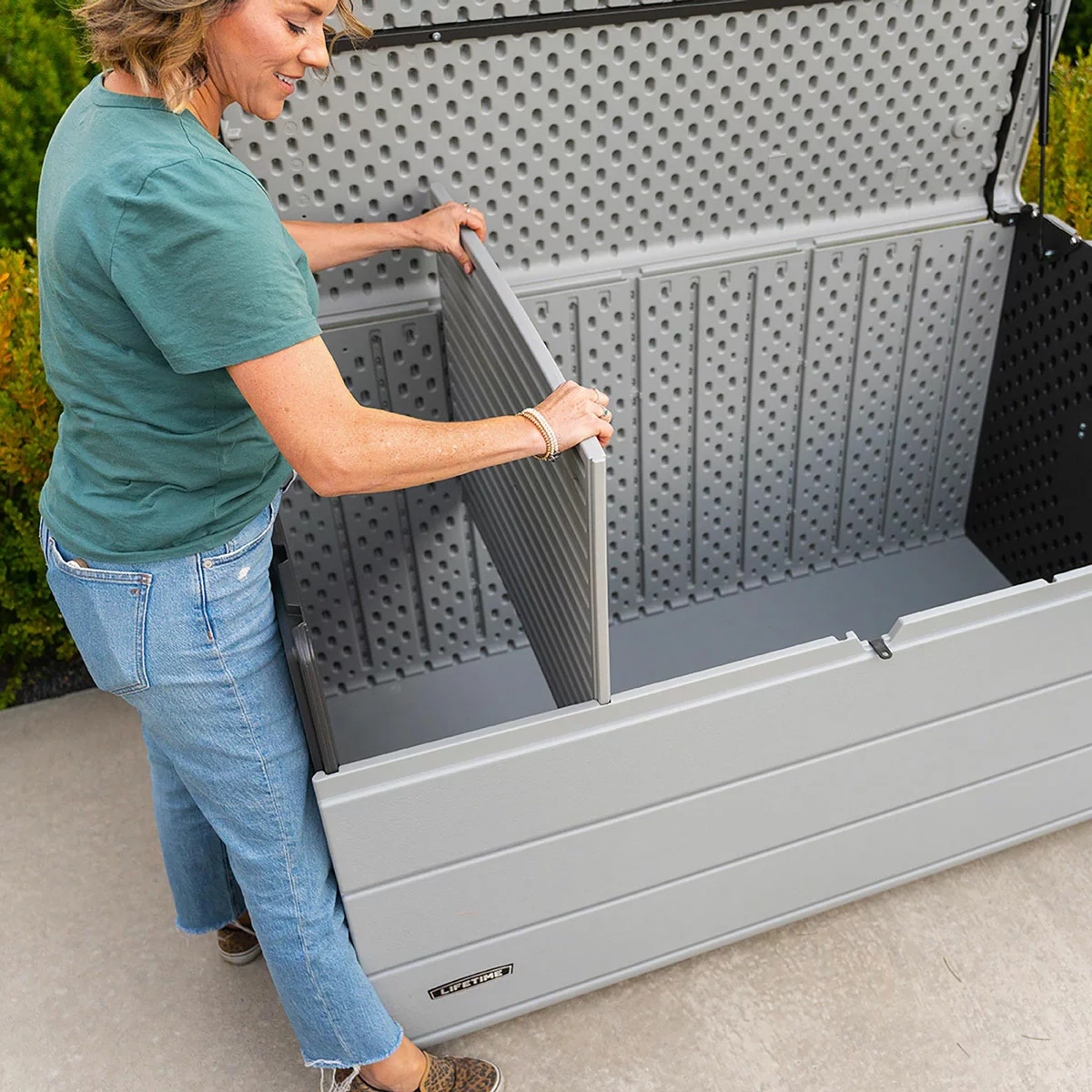 Lifetime 985 Litre Deck Box with Divider Model 60482 - Image 5