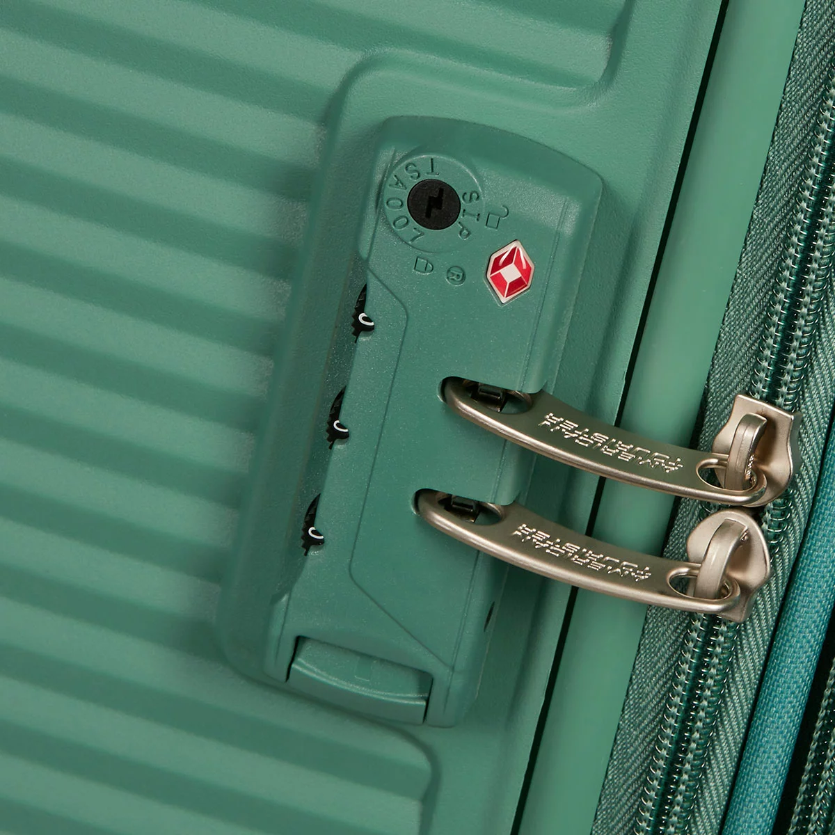 American Tourister BONJOY 79cm Large Hardside Spinner Case in Green - Image 8