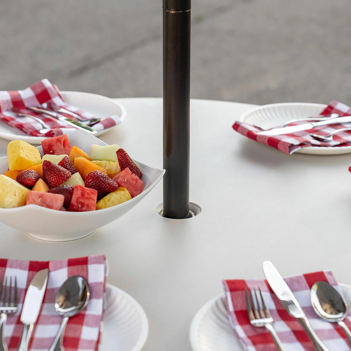 Lifetime Round Picnic Table Model 260205 3.6ft (1.11m) - Image 4