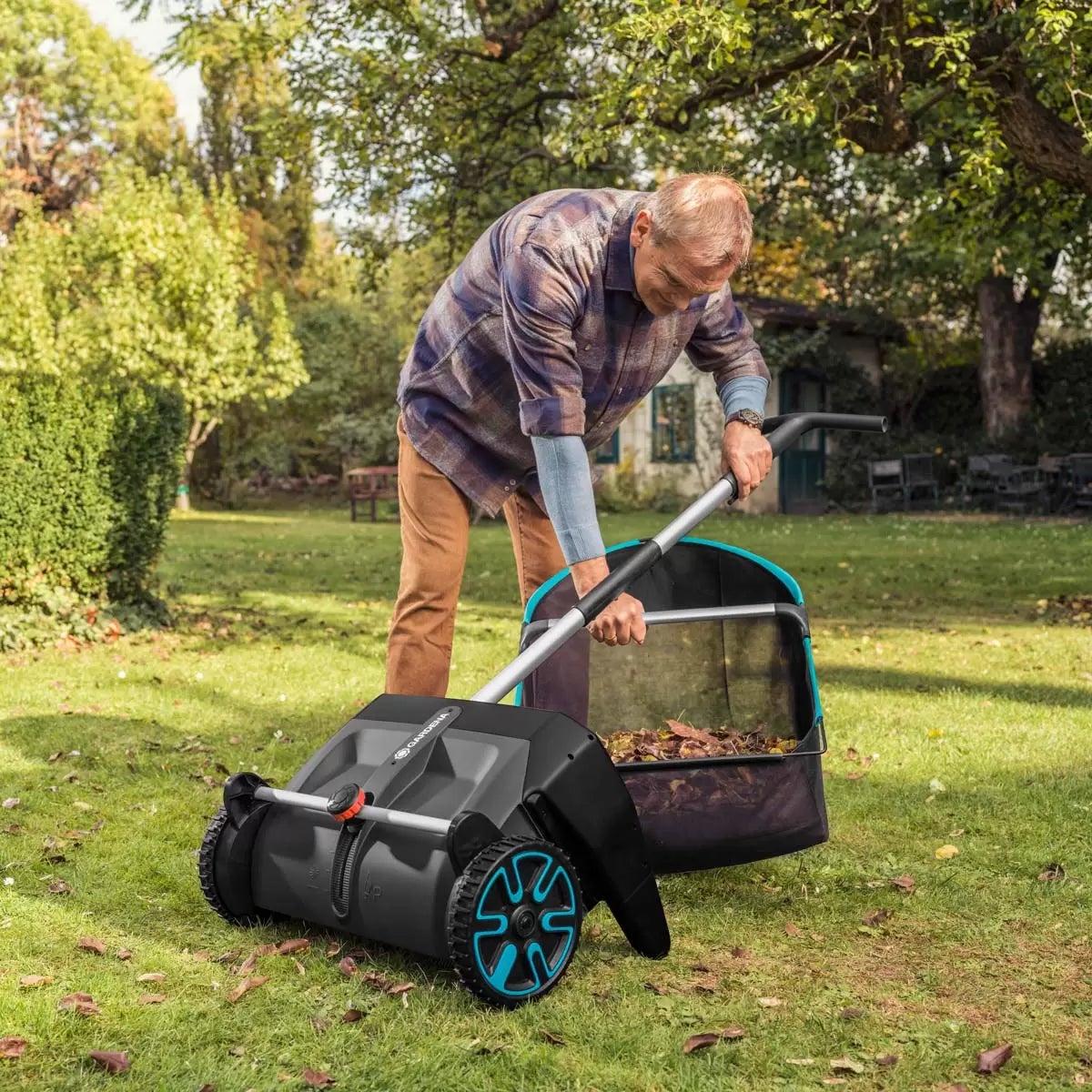 Gardena Leaf and Grass Collector - Image 2