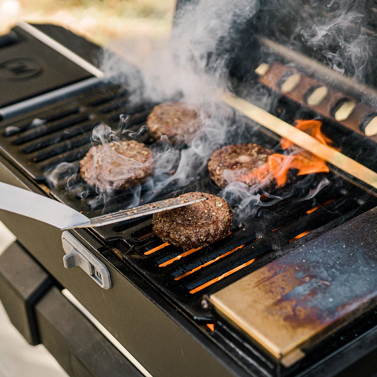 Masterbuilt Portable Charcoal BBQ and Smoker with Cart - Image 5